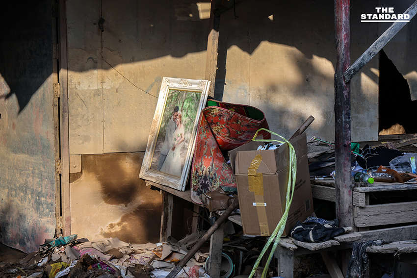 วิกฤตหลังน้ำลดเมืองหาดใหญ่ ชาวบ้านวอน เจ้าหน้าที่กระจายความช่วยเหลือสู่ชุมชนย่อย เลิกเน้นแค่เส้นทางรับแขกบ้านเมือง 15