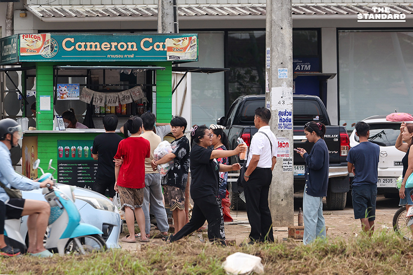 หาดใหญ่ เริ่มฟื้นฟู ต่อคิวซื้อเหนียวไก่ - ชาไทย หลังน้ำลด ภารกิจหลักก่อนล้างบ้าน 4