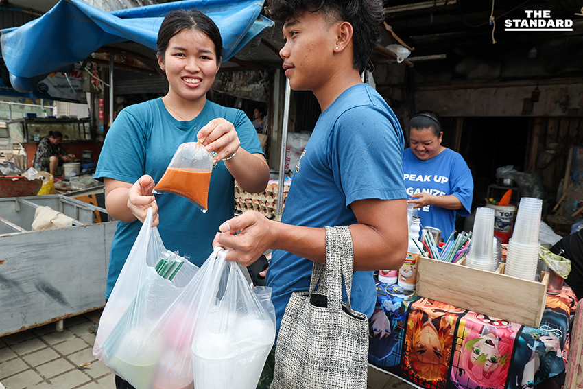 หาดใหญ่ เริ่มฟื้นฟู ต่อคิวซื้อเหนียวไก่ - ชาไทย หลังน้ำลด ภารกิจหลักก่อนล้างบ้าน 5