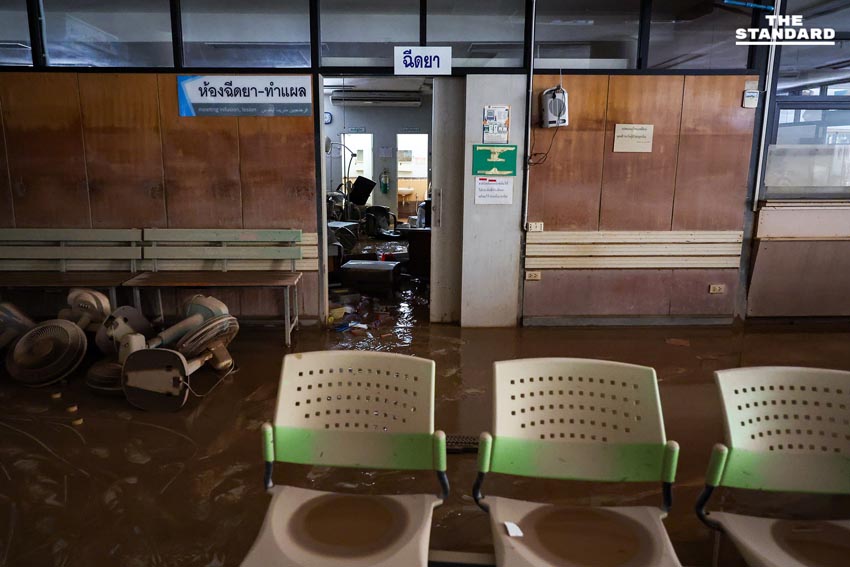 รพ. หาดใหญ่ เร่งฟื้นฟู หลังน้ำท่วมหนักสุดในรอบ 15 ปี ประเมินความเสียหายเบื้องต้น พันล้านบาท 4