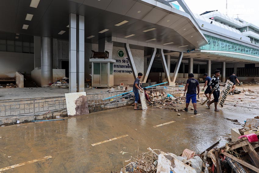 รพ. หาดใหญ่ เร่งฟื้นฟู หลังน้ำท่วมหนักสุดในรอบ 15 ปี ประเมินความเสียหายเบื้องต้น พันล้านบาท 8