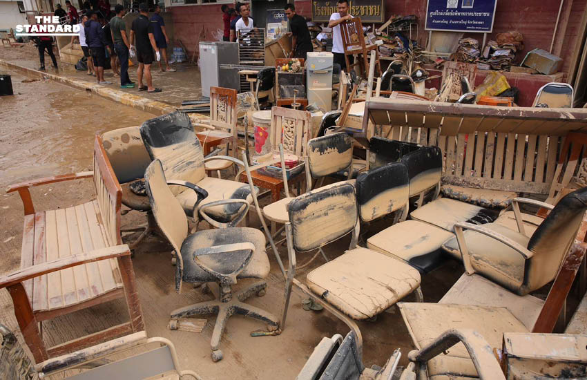 เร่งกู้ โรงพัก สภ.หาดใหญ่ พบ เสียหายหนัก หลังน้ำลด ผบช.ภ.9 ยัน ตำรวจ พร้อมดูแล ประชาชน 100% 2