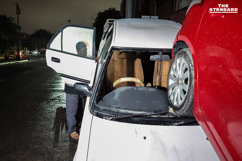 ประมวลภาพคืนแรกน้ำท่วม หาดใหญ่ลดระดับ เผยความเสียหาย ขณะที่บางจุดยังวิกฤตท่วมสูง 2 เมตร 12