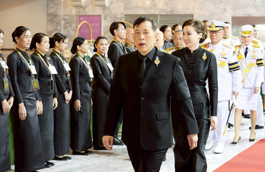 ในหลวง-พระราชินี ทอดพระเนตร การแสดงโขน มูลนิธิส่งเสริมศิลปาชีพฯ รอบปฐมทัศน์ ตอน สัตยาพาลี สืบสาน พระราชปณิธาน พระพันปีหลวง 1