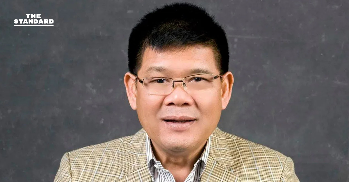 นิสิต สินธุไพร เข้ามอบตัวตำรวจกองปราบ สู้คดี นปช. บุกโรงแรมล้มการประชุมอาเซียนปี 2552 หลังหลบหนีคดีนาน 6 ปี