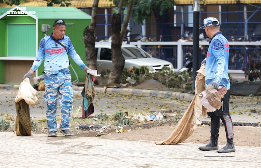 รมช.มท. พร้อมผู้ว่าฯสงขลา นำทีมลงพื้นที่ Big Cleaning Day เมืองหาดใหญ่ เก็บขยะสิ่งปฏิกูล 3