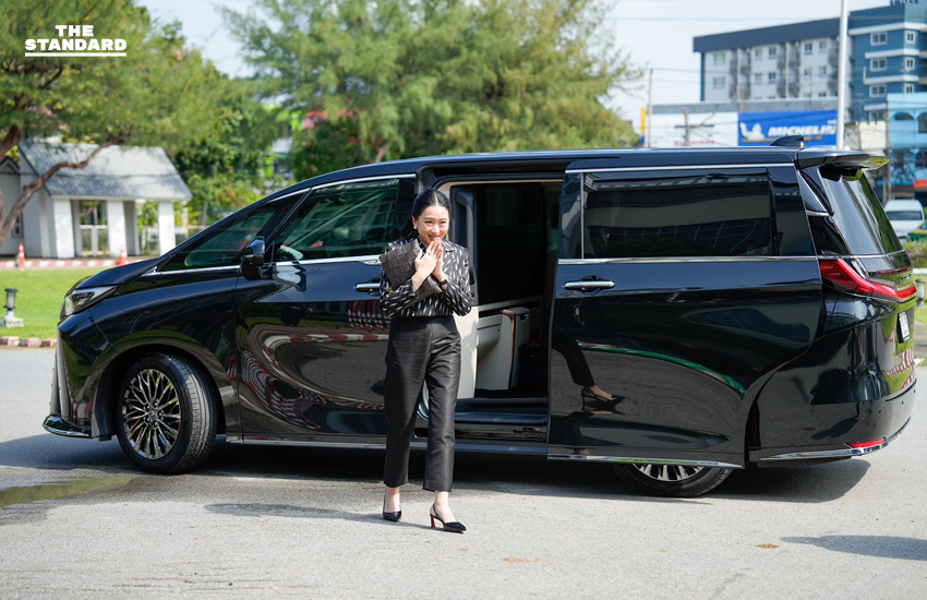 แพทองธารนำพี่ ‘พานทองแท้-พินทองทา’ เยี่ยม ทักษิณ ครบรอบ 2 เดือน 1 วันในเรือนจำ 5