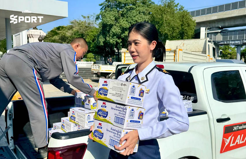 “ขอให้พี่น้องชาวใต้ทุกคนปลอดภัย” เทนนิส พาณิภัค ฮีโร่โอลิมปิก ร่วมส่งต่อน้ำ-อาหารช่วยผู้ประสบอุทกภัย ภาคใต้ 3