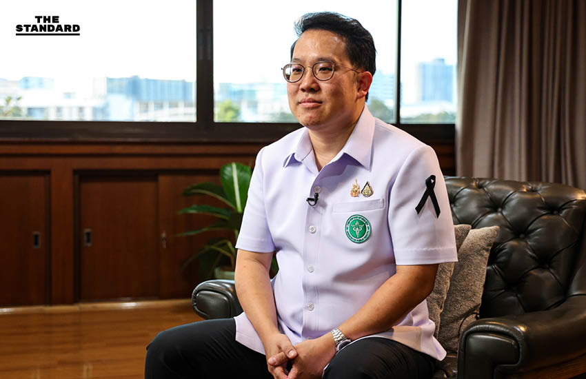 เปิดมุมคิด ‘พัฒนา พร้อมพัฒน์’ บนเก้าอี้ รมว.สาธารณสุข โอกาสจากพ่อ ที่พร้อมพิสูจน์ตัวเอง 1