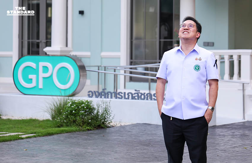 เปิดมุมคิด ‘พัฒนา พร้อมพัฒน์’ บนเก้าอี้ รมว.สาธารณสุข โอกาสจากพ่อ ที่พร้อมพิสูจน์ตัวเอง 13