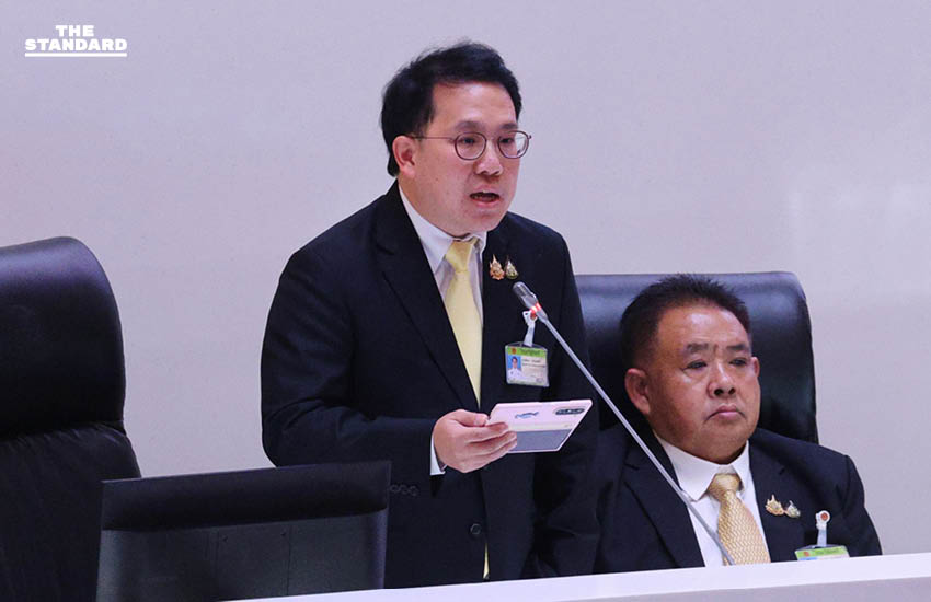 เปิดมุมคิด ‘พัฒนา พร้อมพัฒน์’ บนเก้าอี้ รมว.สาธารณสุข โอกาสจากพ่อ ที่พร้อมพิสูจน์ตัวเอง 7