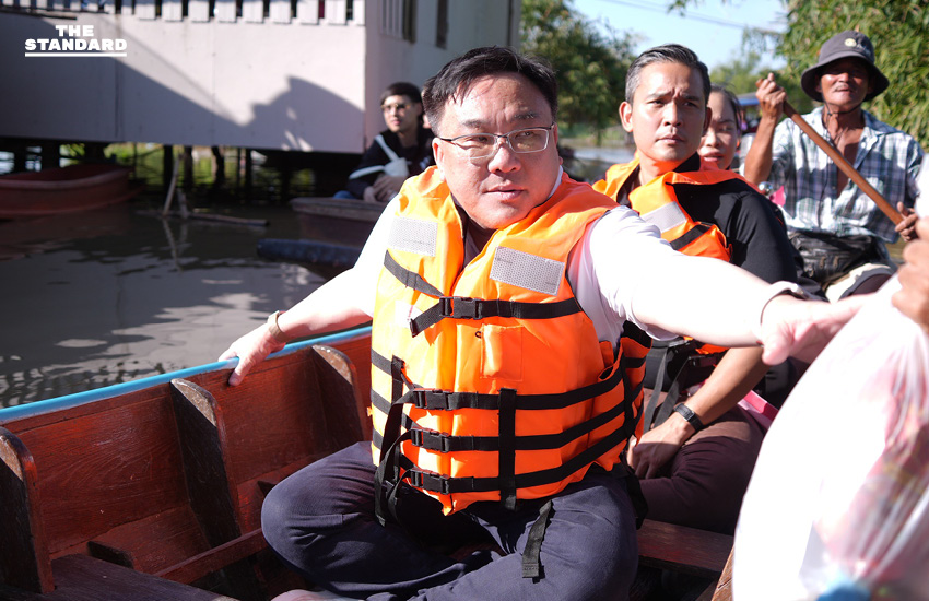 เพื่อไทยลงพื้นที่น้ำท่วม อยุธยา มอบถุงยังชีพประชาชน แนะ รัฐบาล ควรบริหารประตูระบายน้ำด้วยวิทยาศาสตร์ 1