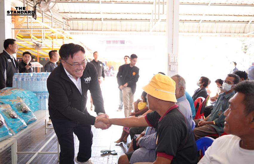 เพื่อไทยลงพื้นที่น้ำท่วม อยุธยา มอบถุงยังชีพประชาชน แนะ รัฐบาล ควรบริหารประตูระบายน้ำด้วยวิทยาศาสตร์ 4