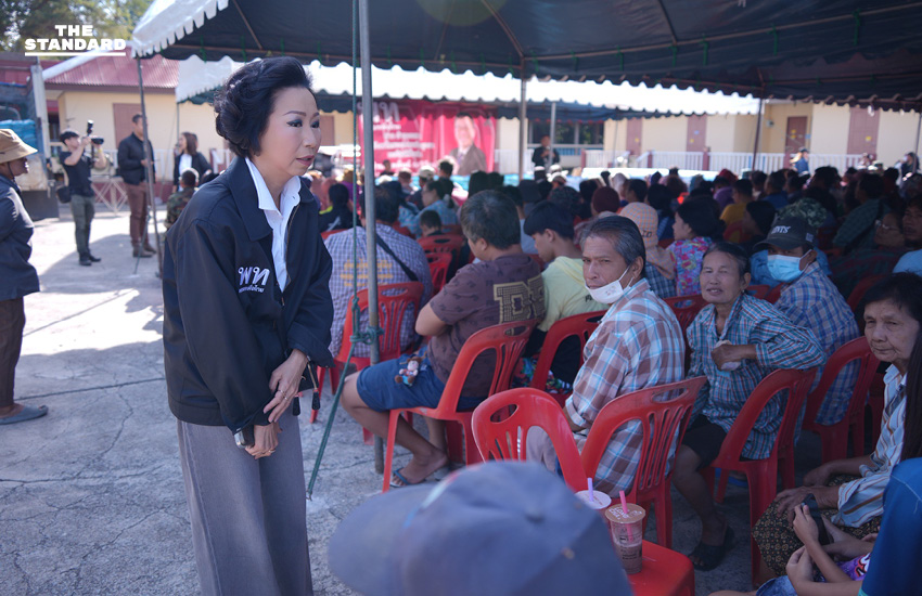 เพื่อไทยลงพื้นที่น้ำท่วม อยุธยา มอบถุงยังชีพประชาชน แนะ รัฐบาล ควรบริหารประตูระบายน้ำด้วยวิทยาศาสตร์ 5