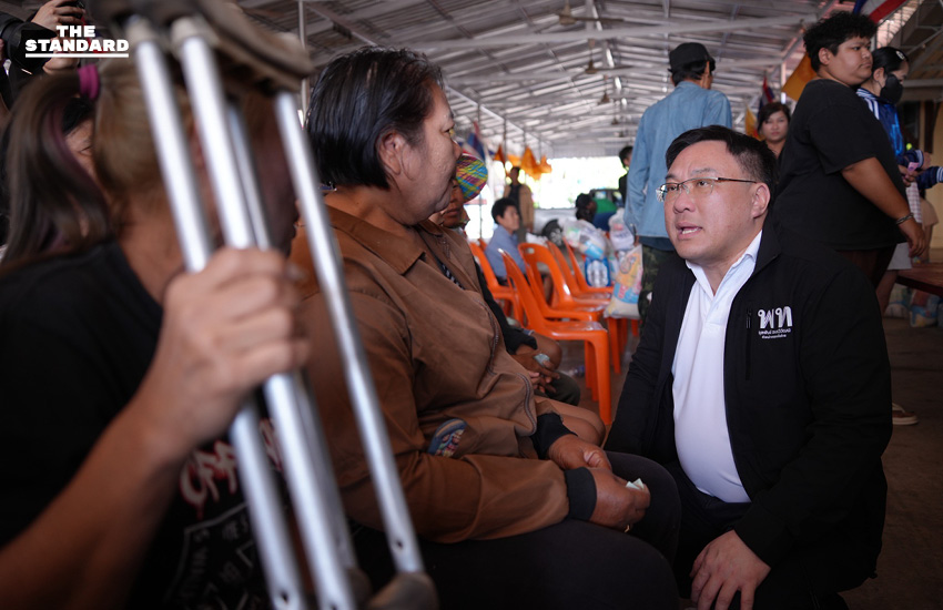 เพื่อไทยลงพื้นที่น้ำท่วม อยุธยา มอบถุงยังชีพประชาชน แนะ รัฐบาล ควรบริหารประตูระบายน้ำด้วยวิทยาศาสตร์ 6