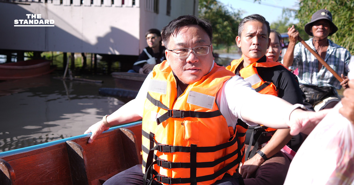 เพื่อไทยลงพื้นที่น้ำท่วม อยุธยา มอบถุงยังชีพประชาชน แนะ รัฐบาล ควรบริหารประตูระบายน้ำด้วยวิทยาศาสตร์