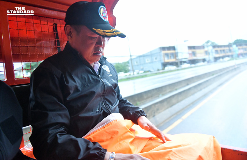 นายกฯ ลงพื้นที่ หาดใหญ่ รอบ 2 ลุยศูนย์พักพิง-ทำอาหารแจกประชาชน ย้ำสถานการณ์คลี่คลาย ครม. อนุมัติเงินเยียวยา 9,000 บาทต่อครอบครัว 7