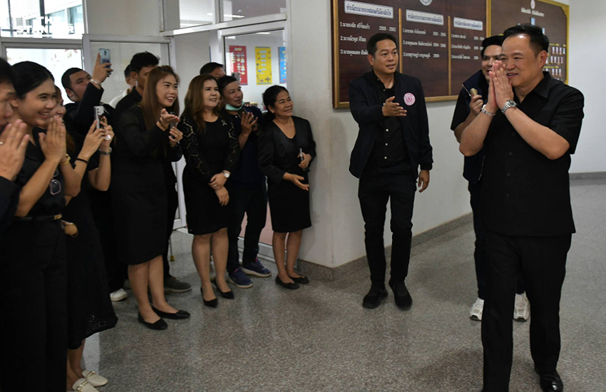 นายกฯ นั่งหัวโต๊ะ ถก การบริหารจัดการน้ำ เน้น ความรวดเร็ว ทำงานเป็นทีม การช่วยเหลือประชาชนต้องชัดเจน 2