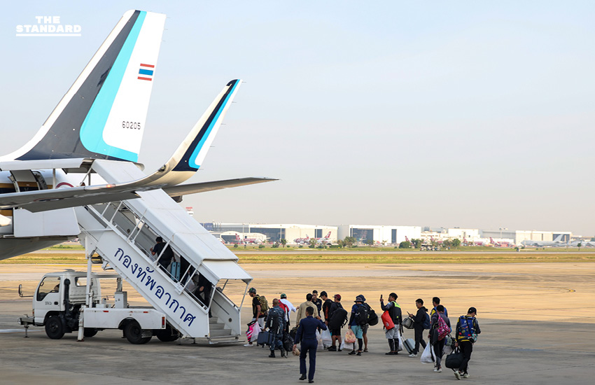 นายกฯ บิน สงขลา รอบ 3 ขนสิ่งของ-เจ็ตสกี เต็มลำ C-130 ระดมกำลังรับมือวิกฤตน้ำท่วม หาดใหญ่ 5