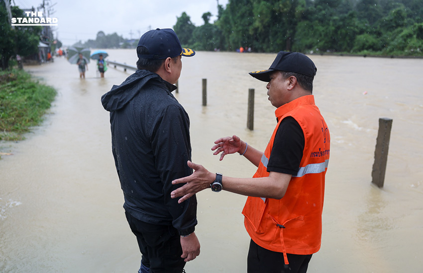 นายกฯ ลงพื้นที่น้ำท่วม หาดใหญ่ ชาวบ้านฟ้อง โบกรถ ปภ. 2 รอบไม่จอด แต่นายกฯ มา กลับจอด 10