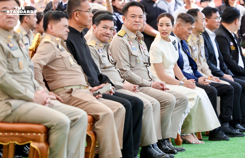 นายกฯ พร้อมภริยา ร่วมพิธียกยอดฉัตรทองคำ พระมหาธาตุแก่นนครวัดหนองแวง 2