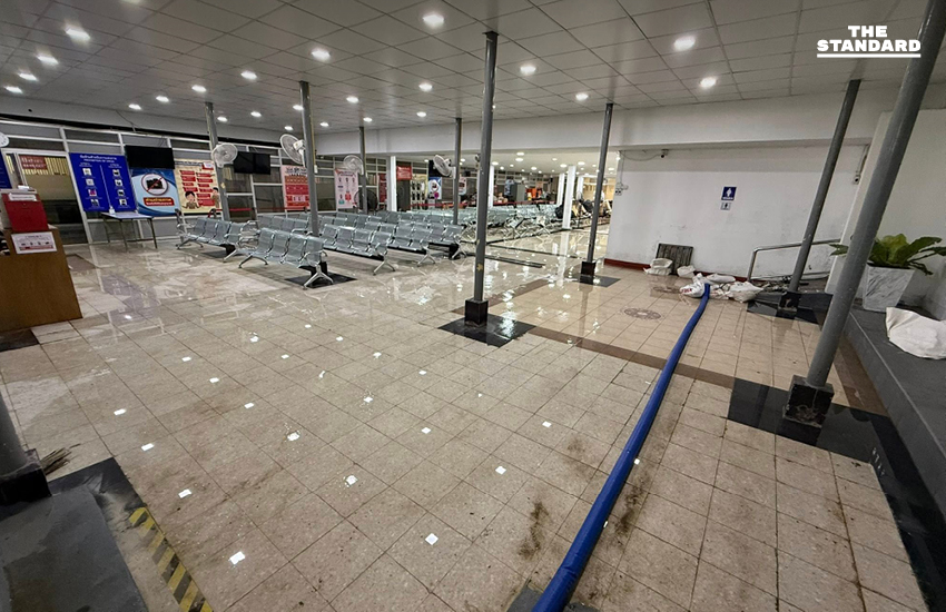 เรือนจำพิเศษกรุงเทพฯ เผยน้ำท่วมขังบริเวณด้านหน้า ไม่กระทบพื้นที่ต้องขัง คาดเปิดให้บริการเยี่ยมญาติได้ 5 พ.ย. นี้ 4