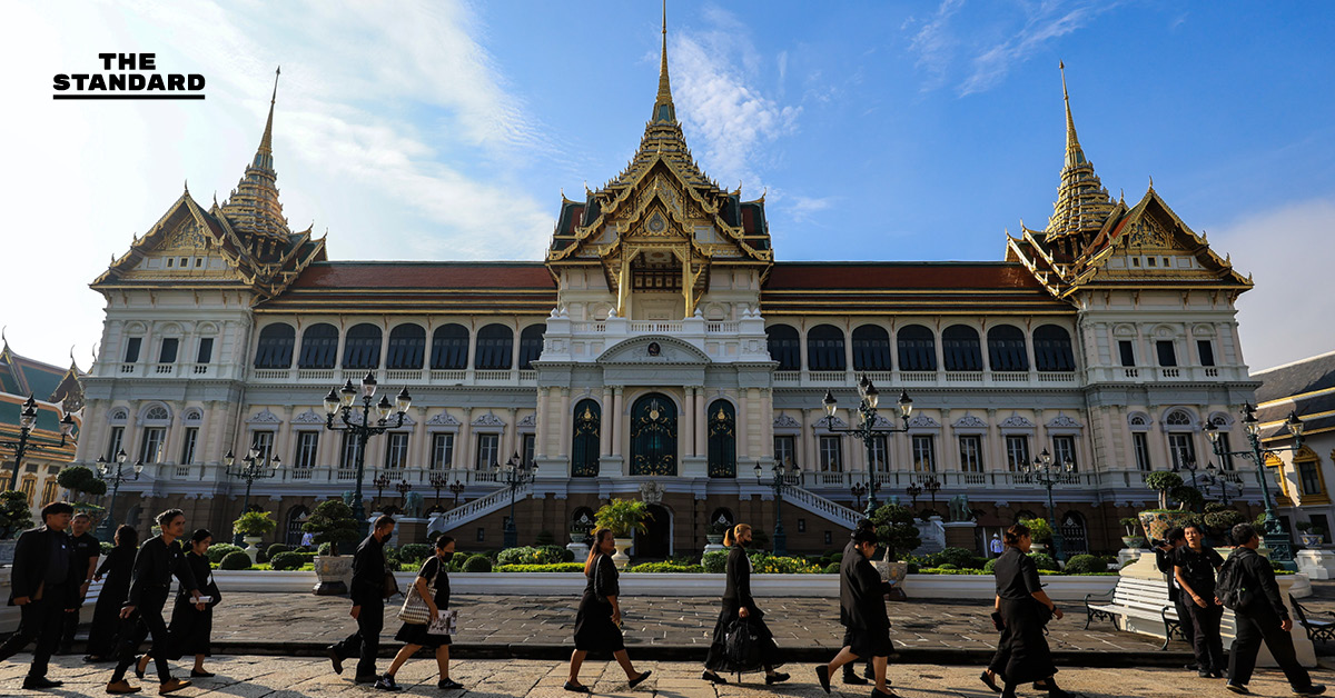 เปิดให้ประชาชนเข้ากราบถวายบังคมพระบรมศพ สมเด็จพระพันปีหลวง เป็นวันแรก ตั้งแต่ 9.00 - 21.00 น.