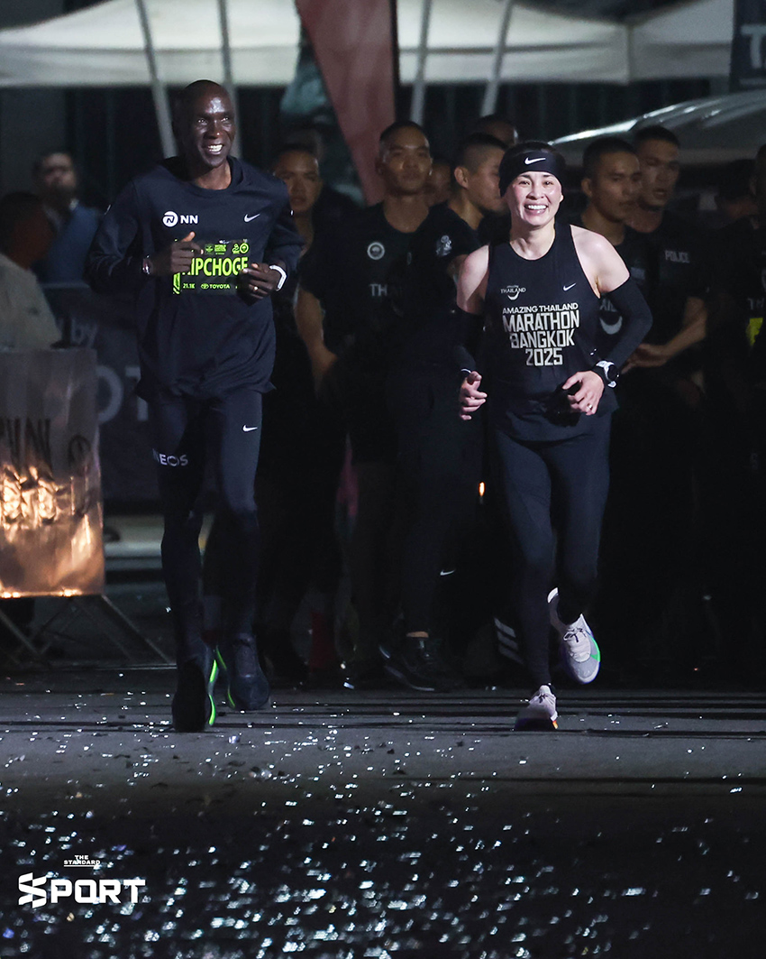 สมเด็จพระนางเจ้าฯ พระบรมราชินี เสด็จฯ ร่วมวิ่งฮาล์ฟมาราธอน 21.1 กม. กับ เอเลียด คิปโชเก ในงาน ATMBKK 2025 6