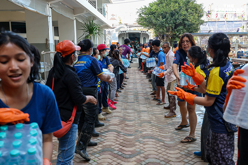 เร่งฟื้นฟู โรงเรียนหาดใหญ่วิทยาลัยสมบูรณ์กุลกันยา หลังน้ำลด ชั้นล่างจมมิด 100% ความเสียหายรวมกว่า 20 ล้านบาท 12