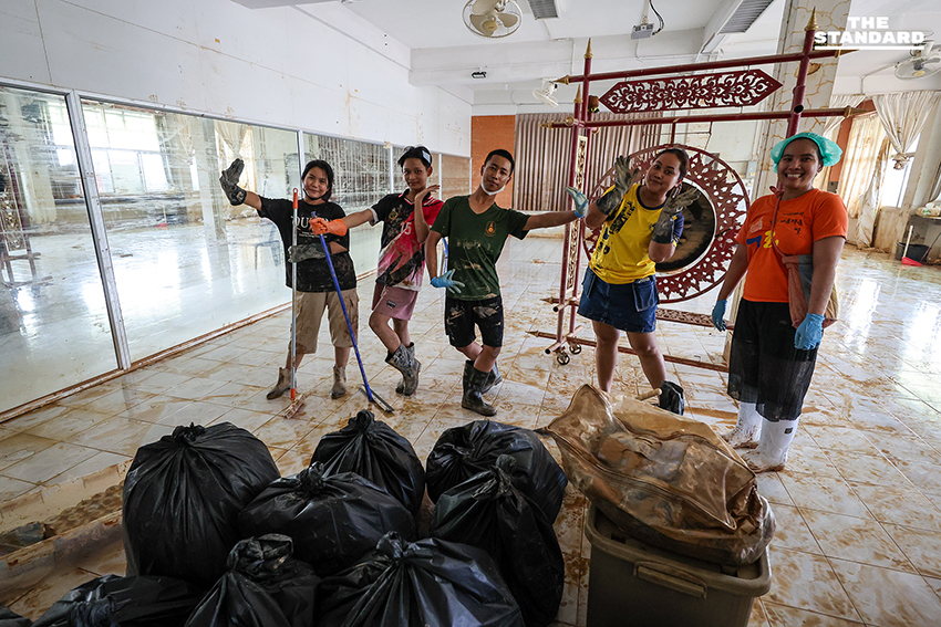 เร่งฟื้นฟู โรงเรียนหาดใหญ่วิทยาลัยสมบูรณ์กุลกันยา หลังน้ำลด ชั้นล่างจมมิด 100% ความเสียหายรวมกว่า 20 ล้านบาท 3