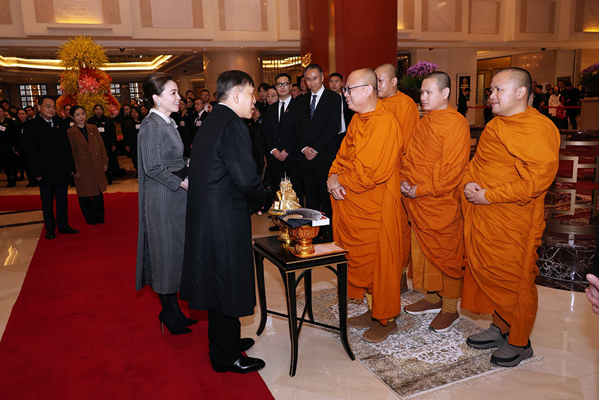 ในหลวง-พระราชินี เสด็จฯ ถึง สาธารณรัฐประชาชนจีน ในโอกาสเสด็จฯ เยือนอย่างเป็นทางการ สานสัมพันธ์ ไทย-จีน 50 ปี 10