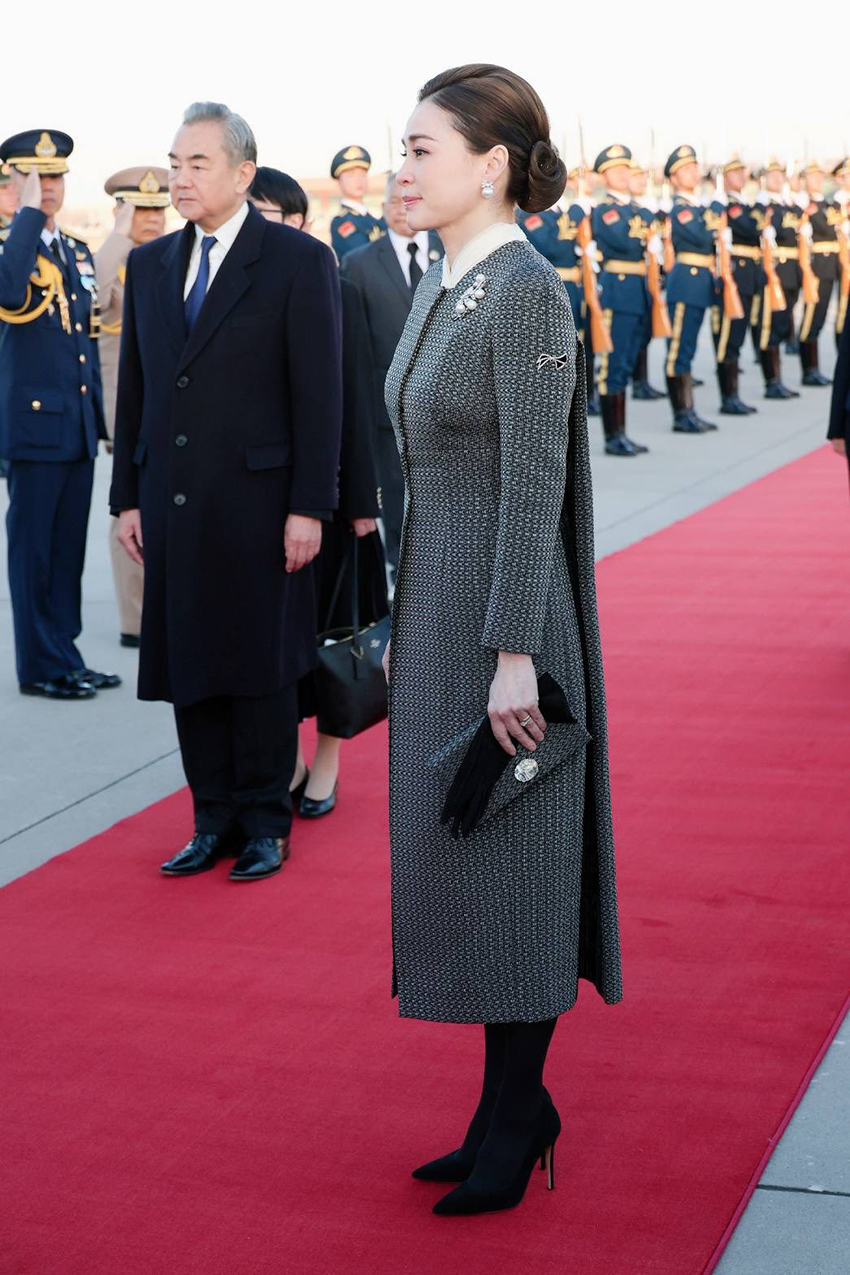 ในหลวง-พระราชินี เสด็จฯ ถึง สาธารณรัฐประชาชนจีน ในโอกาสเสด็จฯ เยือนอย่างเป็นทางการ สานสัมพันธ์ ไทย-จีน 50 ปี 6