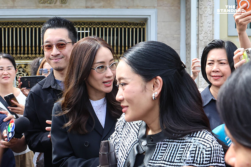 2 พี่น้องชินวัตรเยี่ยม ทักษิณ เรือนจำคลองเปรม ปัดตอบปมอัยการอุทธรณ์ ม.112 - ยังไม่คุยเรื่องคุก VIP 3