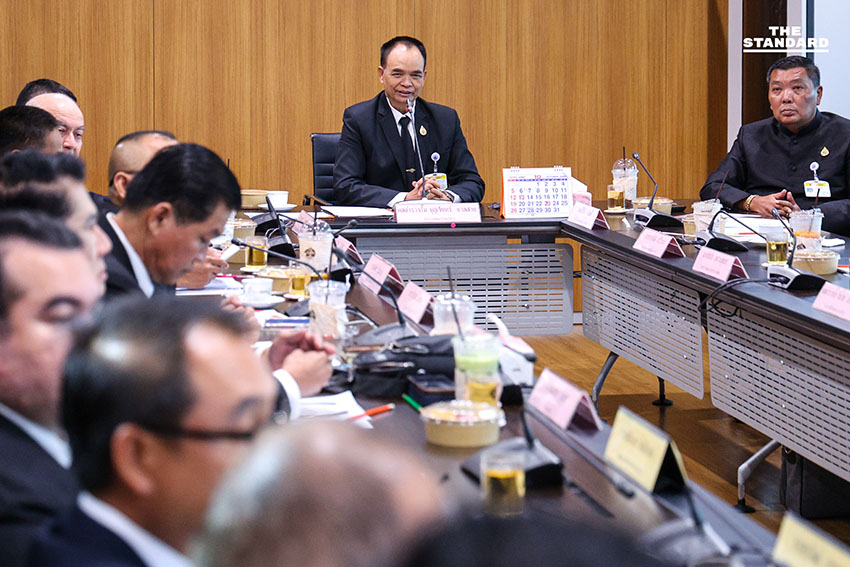 “เลวระยำ” สุรเชษฐ์เดือด ตร. ซื้อขายตำแหน่ง ชี้เป็นคนไม่มีอำนาจ พอมีก็เอาหมดทุกอย่าง ก่อนเข้าแจง กมธ. การกฎหมายฯ สว. 3