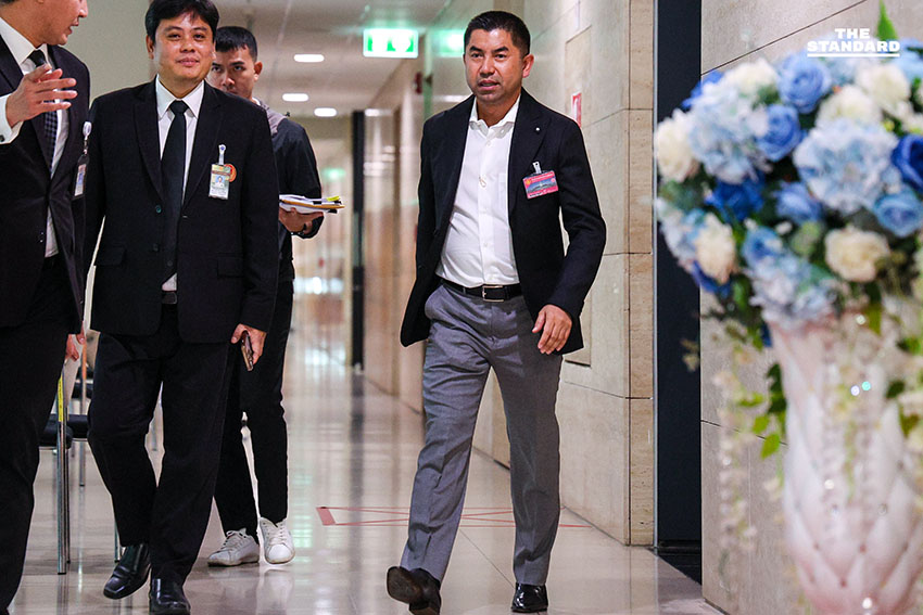 “เลวระยำ” สุรเชษฐ์เดือด ตร. ซื้อขายตำแหน่ง ชี้เป็นคนไม่มีอำนาจ พอมีก็เอาหมดทุกอย่าง ก่อนเข้าแจง กมธ. การกฎหมายฯ สว. 5