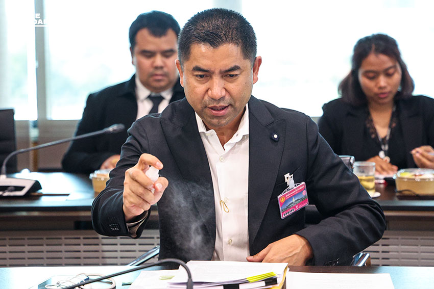 “เลวระยำ” สุรเชษฐ์เดือด ตร. ซื้อขายตำแหน่ง ชี้เป็นคนไม่มีอำนาจ พอมีก็เอาหมดทุกอย่าง ก่อนเข้าแจง กมธ. การกฎหมายฯ สว. 6