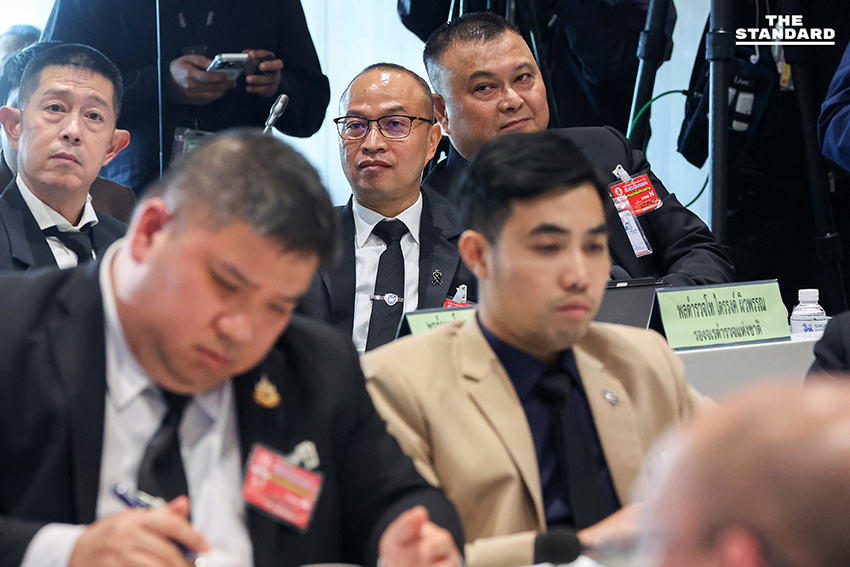 ‘สุรเชษฐ์-อัจฉริยะ’ เข้าแจง กมธ. มั่นคงแห่งรัฐฯ สางปม ‘ต่อศักดิ์’ ถูกโยงเว็บพนันออนไลน์ พร้อมซัก ‘พิมพ์วิไล’ ผู้โอนเงินเข้าบัญชีม้า ตร. 3