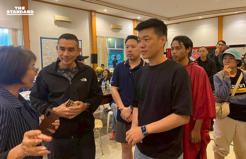 เท้ง ณัฐพงษ์ ลงพื้นที่น้ำท่วม หาดใหญ่ ห่วงรัฐไร้หัวโต๊ะ ศูนย์กลางไม่มีข้อมูลชัดเจน สร้างความสับสนหน้างาน 4