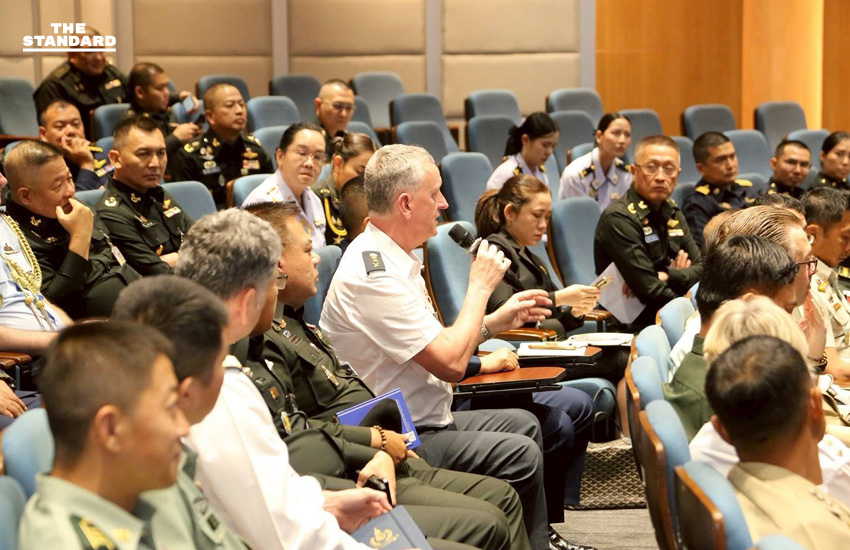 กองทัพไทยชี้แจงข้อเท็จจริง-หลักฐานเหตุปะทะชายแดน แก่ คณะผู้ช่วยทูตทหาร 18 ประเทศ 3