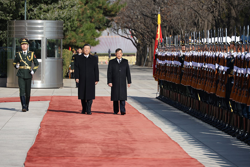 ในหลวง-พระราชินี เสด็จฯ มหาศาลาประชาชน สี จิ้นผิง-ภรรยา เฝ้าฯ รับเสด็จ 1