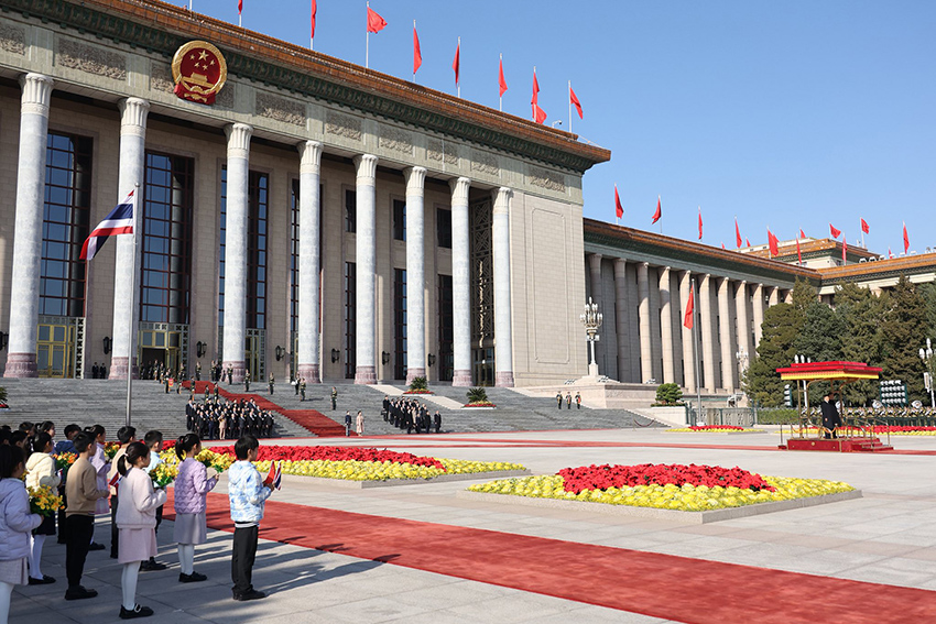 ในหลวง-พระราชินี เสด็จฯ มหาศาลาประชาชน สี จิ้นผิง-ภรรยา เฝ้าฯ รับเสด็จ 19