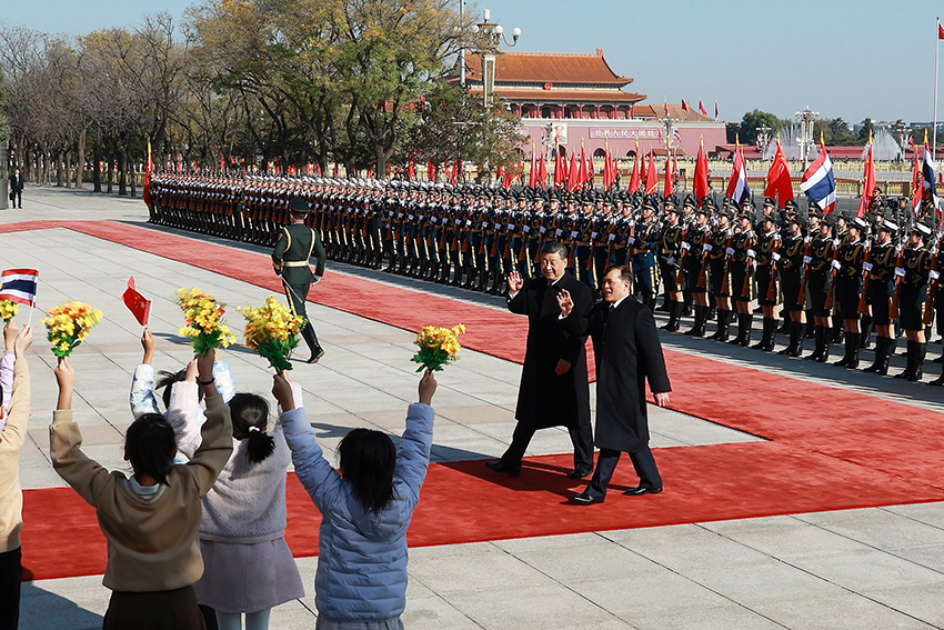 ในหลวง-พระราชินี เสด็จฯ มหาศาลาประชาชน สี จิ้นผิง-ภรรยา เฝ้าฯ รับเสด็จ 3