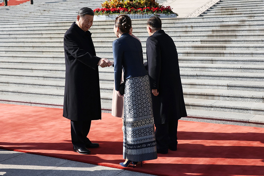 ในหลวง-พระราชินี เสด็จฯ มหาศาลาประชาชน สี จิ้นผิง-ภรรยา เฝ้าฯ รับเสด็จ 8