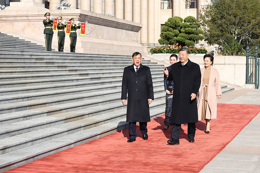 ในหลวง-พระราชินี เสด็จฯ มหาศาลาประชาชน สี จิ้นผิง-ภรรยา เฝ้าฯ รับเสด็จ 9