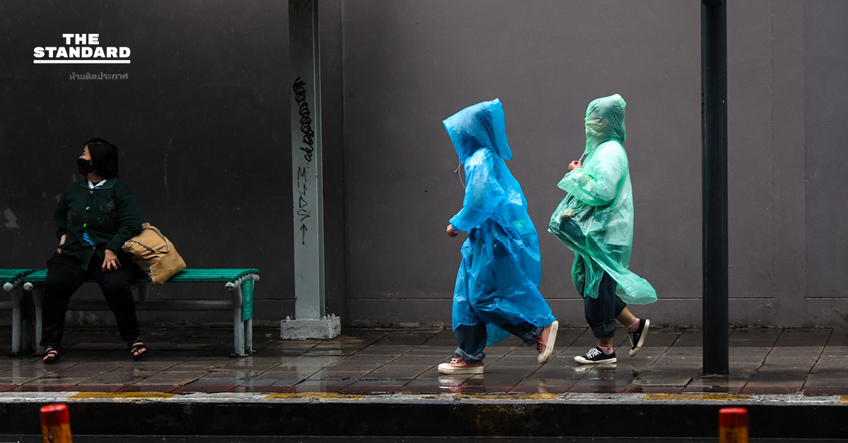 **กรมอุตุฯ เตือน 12 จังหวัด ยังเสี่ยงฝนตกหนัก จับตา พายุ คัลแมกี จ่ออ่อนกำลัง เข้า ไทย**