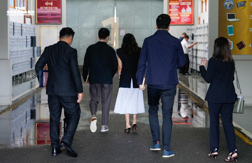 ครอบครัวชินวัตร เยี่ยม ทักษิณ เผย สุขภาพดีขึ้น-ชื่นชอบโยคะผู้สูงอายุ ห่วงน้ำท่วม เตรียมนำ มูลนิธิฯ ช่วยเหลือ 5