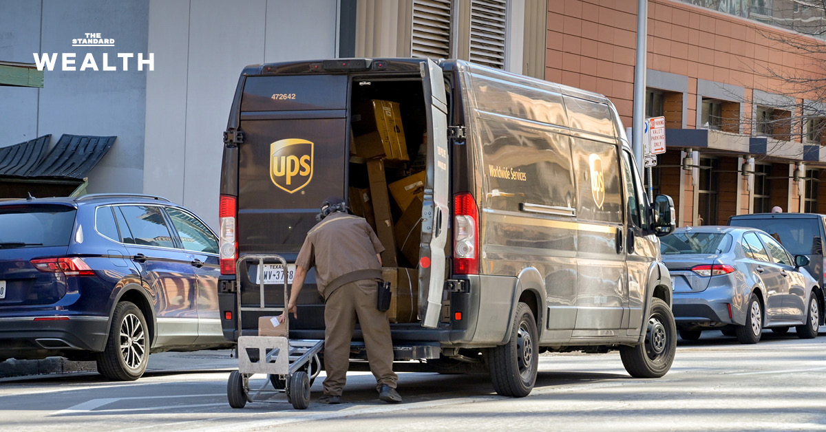 UPS เผยปลดพนักงาน 48,000 ตำแหน่งในปีเดียว สูงกว่าแผนที่ประกาศไว้ เพื่อสู้ศึกการแข่งขันจาก FedEx และ Amazon