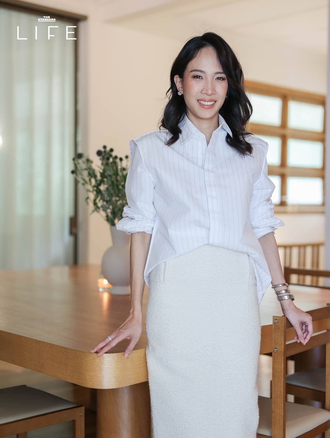 ‘VVON SUGUNNASIL’ แบรนด์แฟชั่น ร่วมมือกับ Proud Real Estate ถอดแนวคิด ‘ALL IS WELL เพื่อชีวิตดีที่ยั่งยืน’ ให้กลายเป็น ‘ยูนิฟอร์มของพนักงาน’ ที่สะท้อนความ luxury and well-crafted design บนจุดร่วมของทั้ง 2 แบรนด์ [Advertorial] 11