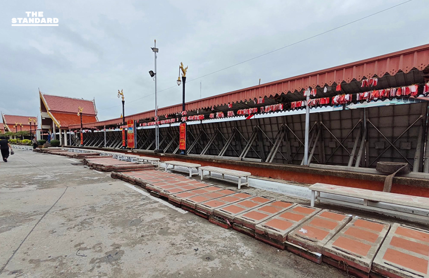 วัดพนัญเชิงฯ เร่งตั้งบังเกอร์กันน้ำ รับ มวลน้ำเหนือ 6