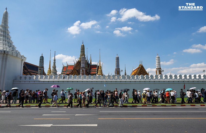 นักท่องเที่ยวต่างชาติ ต่อแถวเข้าชม วัดพระแก้ว คึกคัก 1